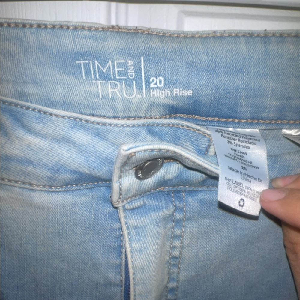 Time and Tru Women's Light Blue High Rise Jeans